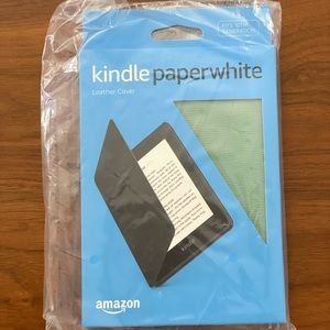 ⚡️BRAND NEW⚡️ Amazon Leather Kindle Cover